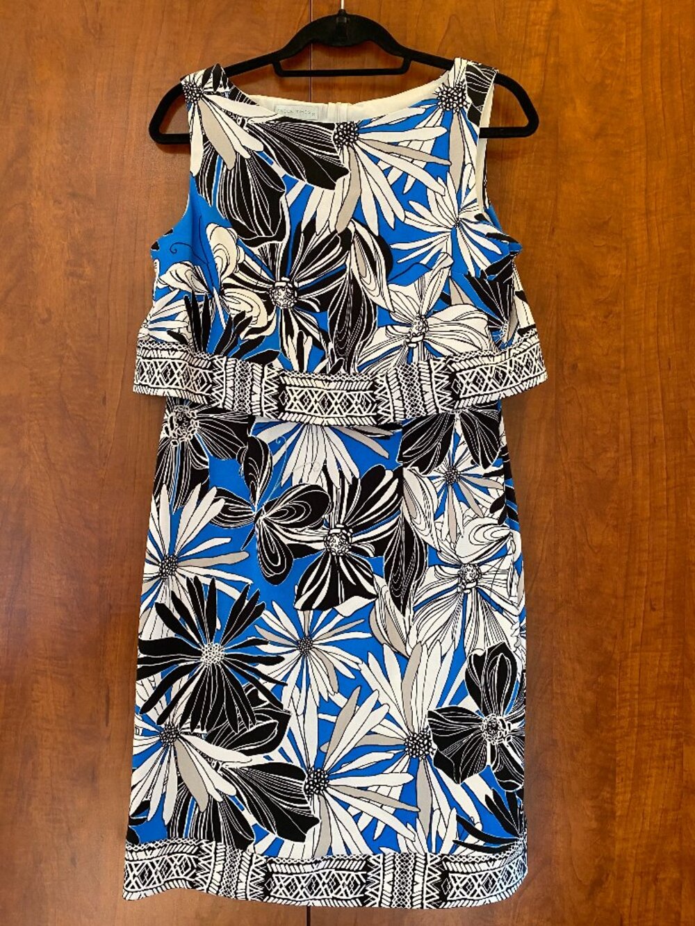 Sleeveless dress